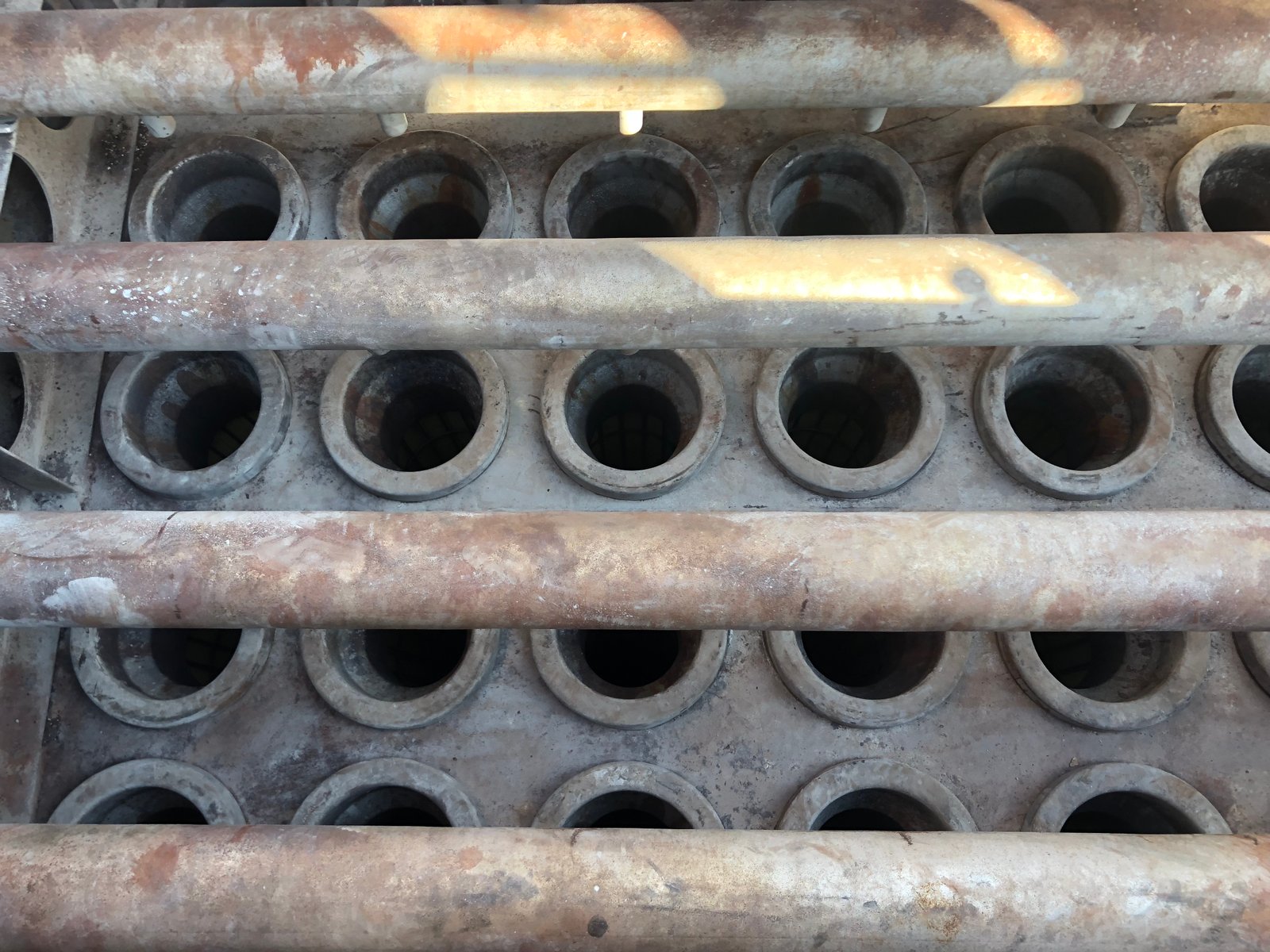 Actual clean-side inspection of blow pipes and tube-sheet openings