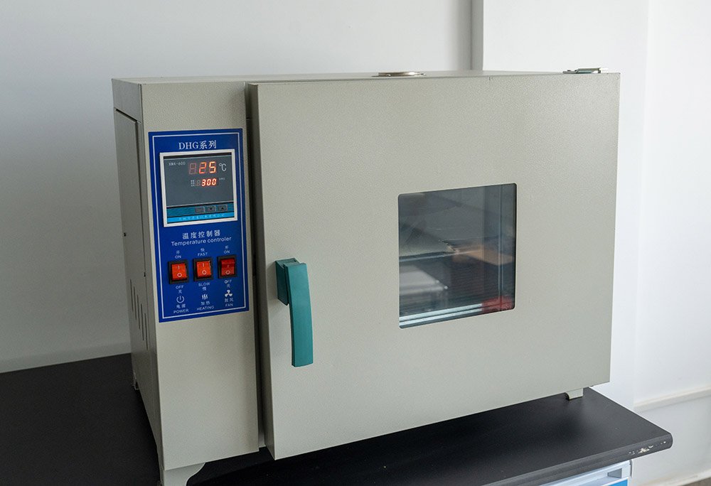 Temperature test chamber used for controlled-condition evaluation of filter media
