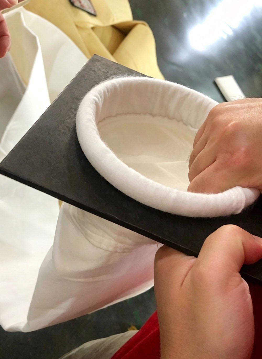 Tube sheet fitting test for industrial filter bag installation